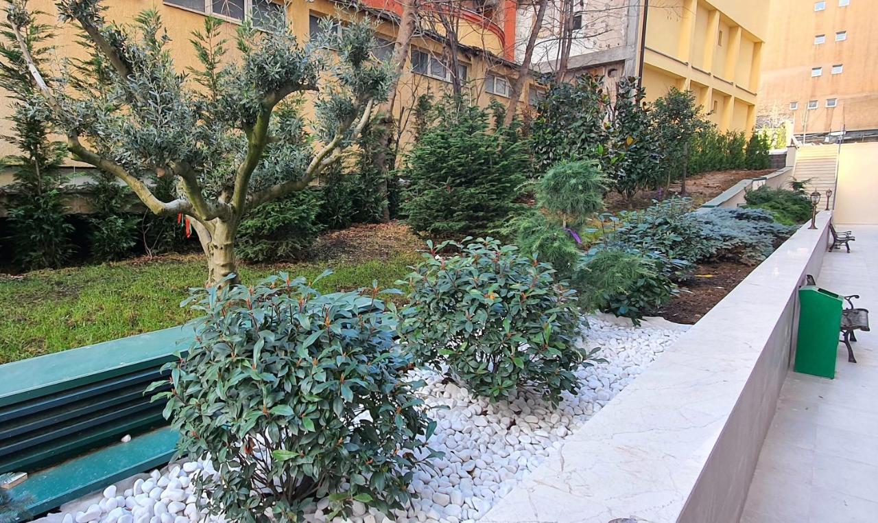 Floral Inn Pristina Exterior photo